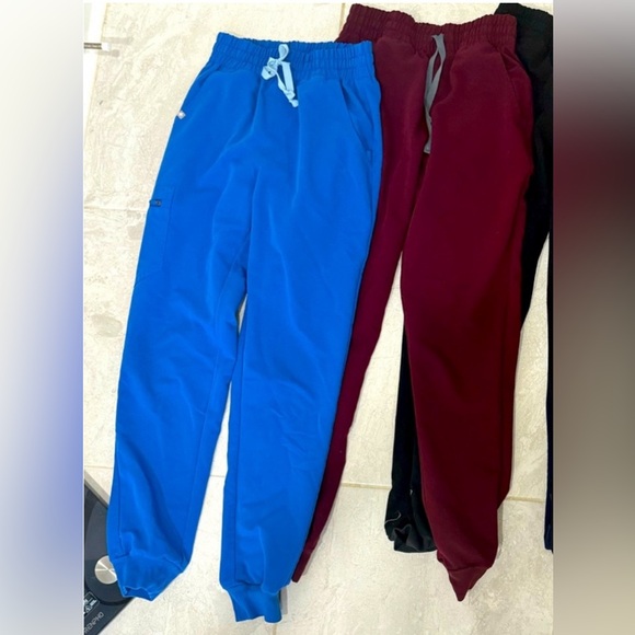 Figs XS Tall High Waist Zamora Jogger
This is for BOTH pair.
Burgundy
Royal blue - Picture 2 of 2